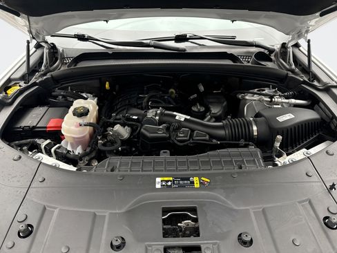 Used 2023 Jeep Grand Cherokee Limited w/ Black Appearance Package image 27