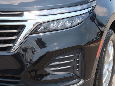 Used 2023 Chevrolet Equinox LS w/ LS Convenience Package FWD image 6