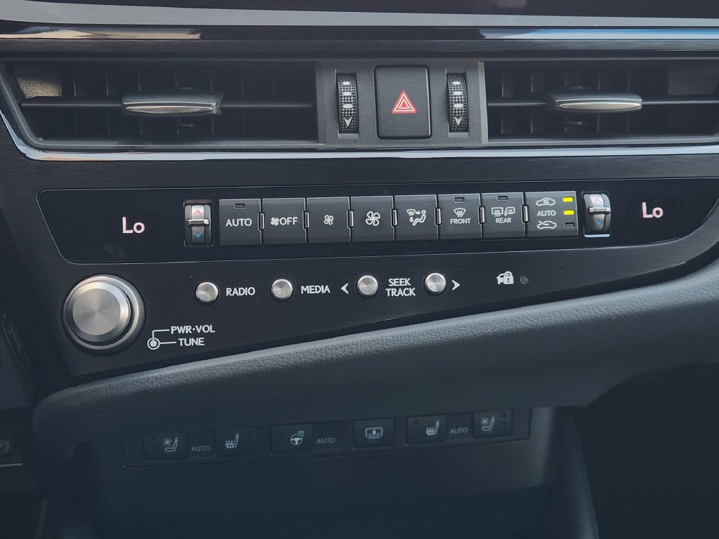 Certified 2023 Lexus ES 350 F Sport w/ Accessory Package (Z2) FWD image 18