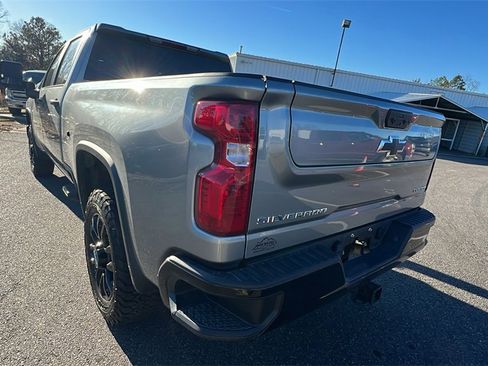Used 2024 Chevrolet Silverado 2500 Custom w/ Custom Convenience Package image 7