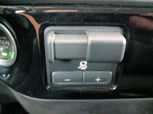 Used 2024 Chevrolet Silverado 2500 LT image 25