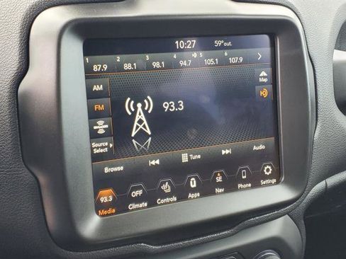 Used 2023 Jeep Renegade Trailhawk w/ Trailhawk Elite Group AWD/4WD image 15