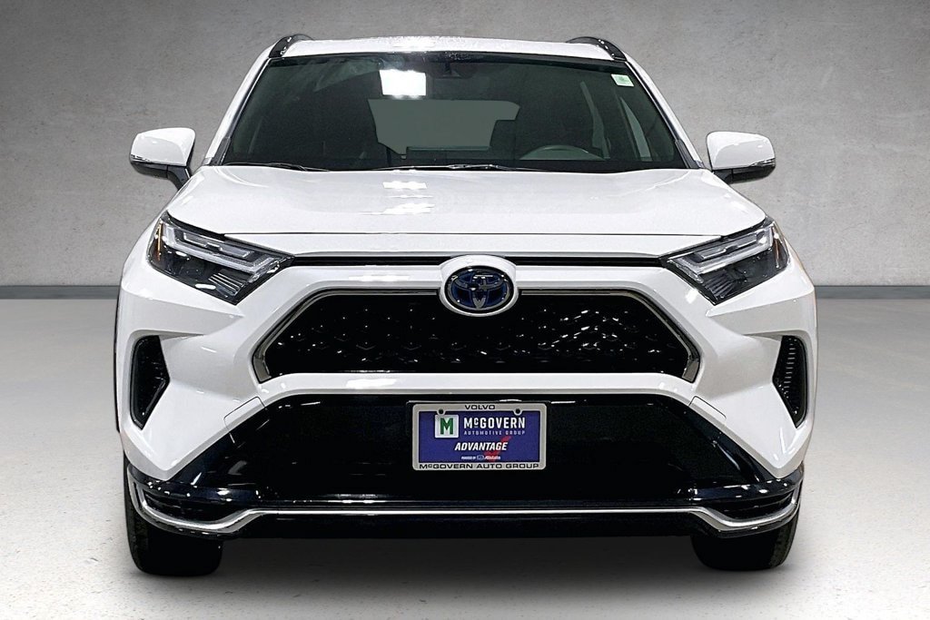 Used 2023 Toyota RAV4 SE w/ Weather & Moonroof Package AWD/4WD image 2