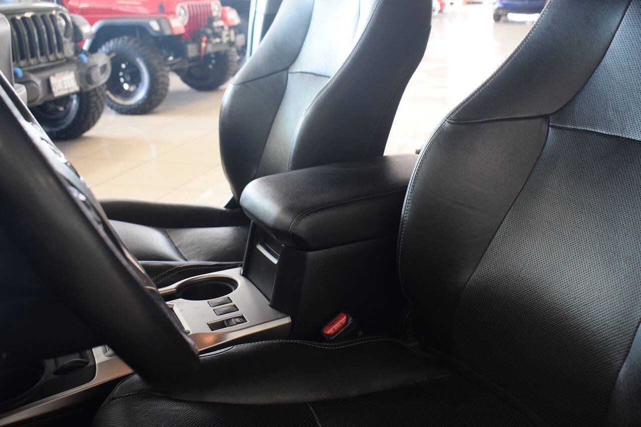 Used 2019 Toyota 4Runner Limited AWD/4WD image 38