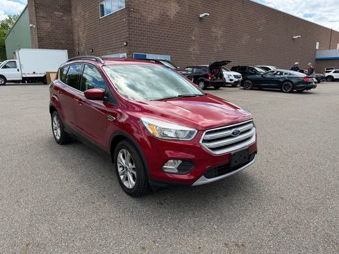 Used 2018 Ford Escape SE AWD/4WD image 2