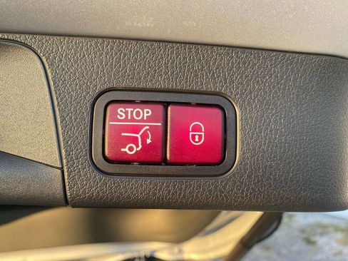 Used 2020 Mercedes-Benz GLB 250 4MATIC image 11