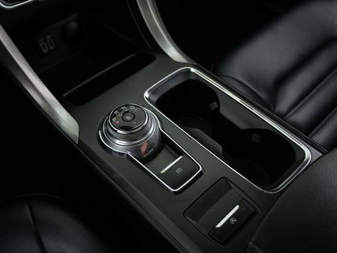 Used 2019 Ford Fusion SEL FWD image 7