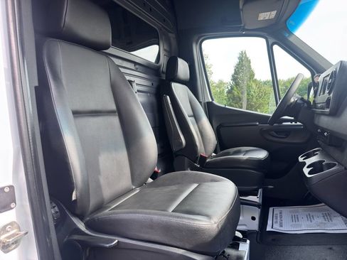Used 2023 Mercedes-Benz Sprinter 2500 image 28