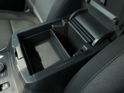 Used 2023 Chevrolet Traverse LT FWD image 49