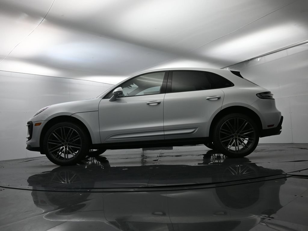 Certified 2026 Porsche Macan AWD/4WD image 47