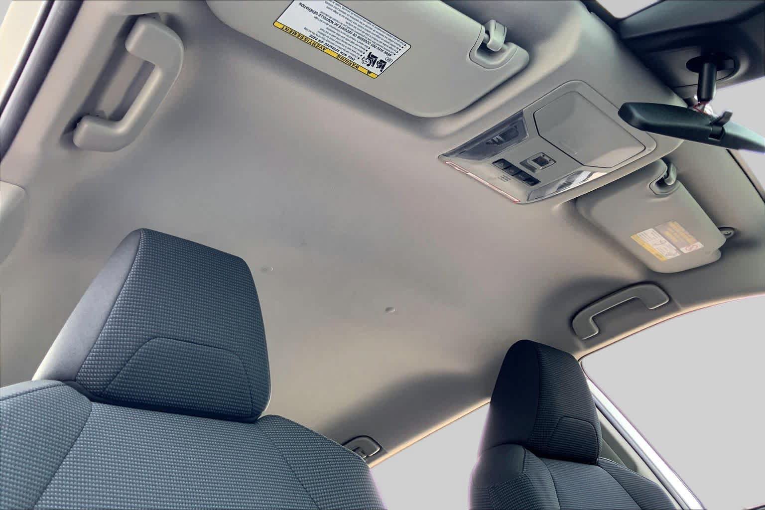 Used 2022 Toyota RAV4 LE FWD image 14