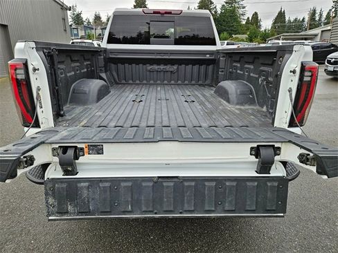 Used 2024 GMC Sierra 3500 AT4 w/ AT4 Preferred Package image 11