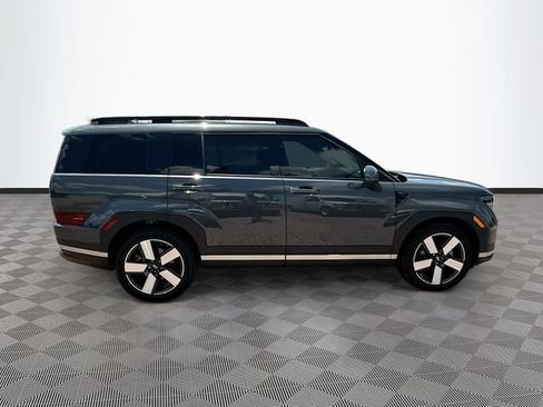 Used 2025 Hyundai Santa Fe Limited FWD image 4