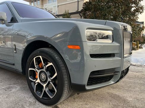 Used 2023 Rolls-Royce Cullinan Black Badge w/ Driver's Package image 15