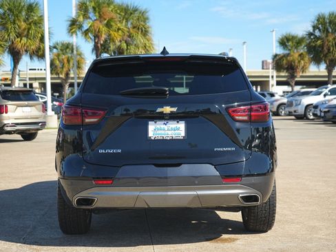 Used 2023 Chevrolet Blazer Premier FWD image 5