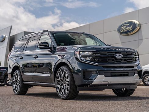 New 2026 Ford Expedition Platinum w/ Platinum Ultimate Package AWD/4WD image 1