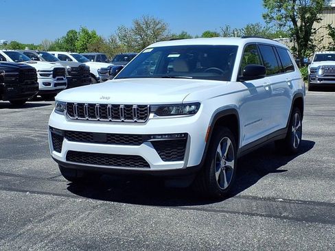 New 2026 Jeep Grand Cherokee L Limited AWD/4WD image 2
