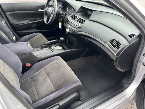 Used 2010 Honda Accord LX-P image 6