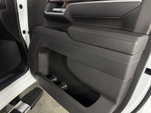 Used 2025 Chevrolet Silverado 2500 LT w/ Convenience Package image 32