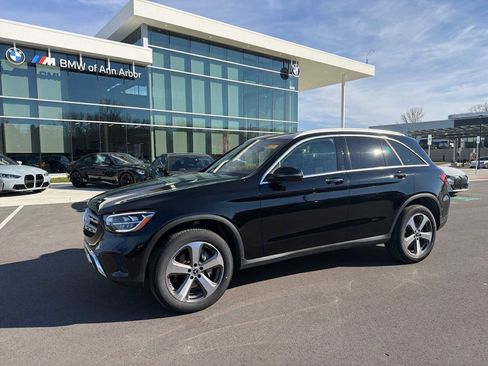 Used 2022 Mercedes-Benz GLC 300 4MATIC image 1