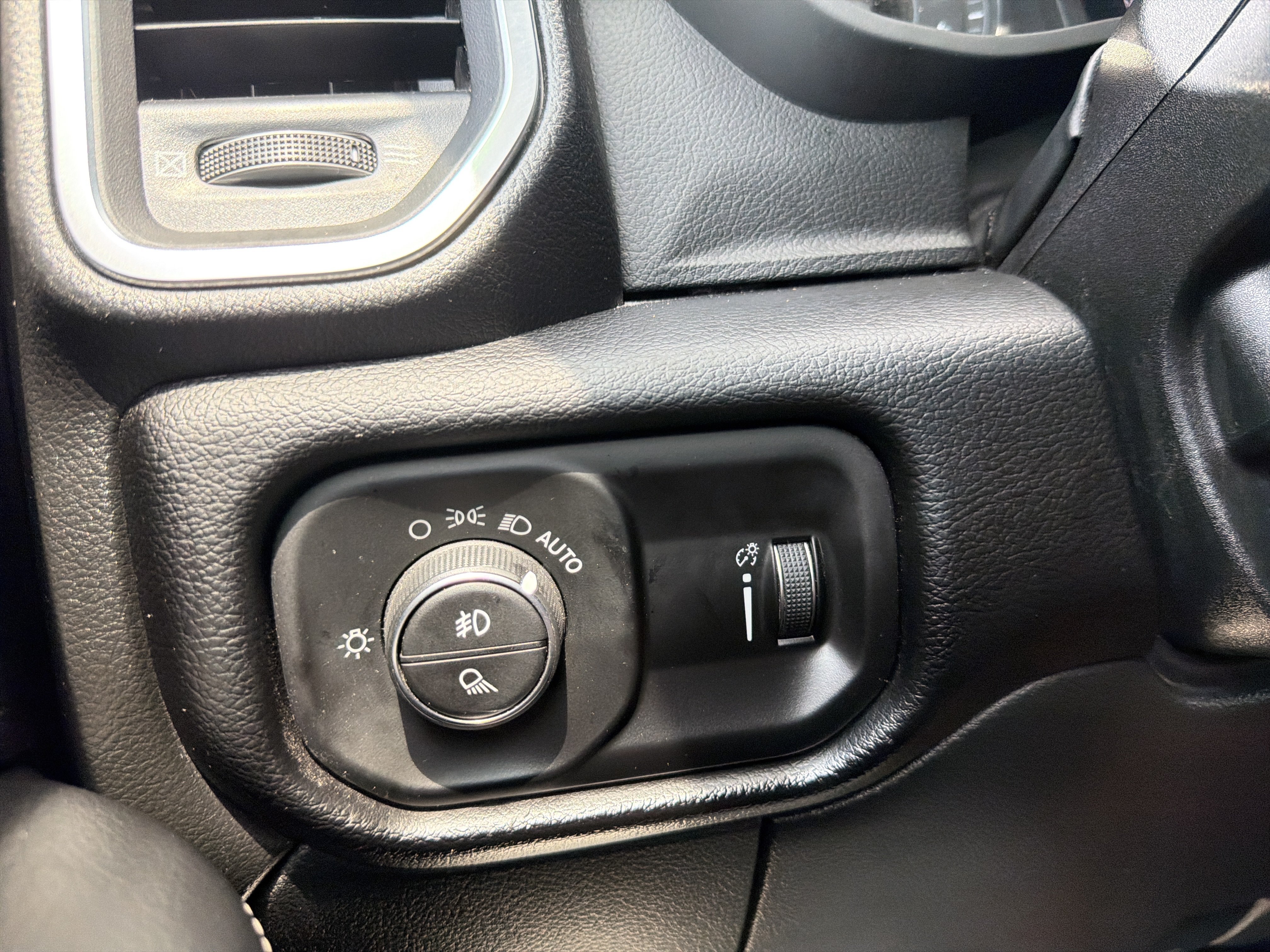 Used 2026 RAM 2500 Big Horn AWD/4WD image 28