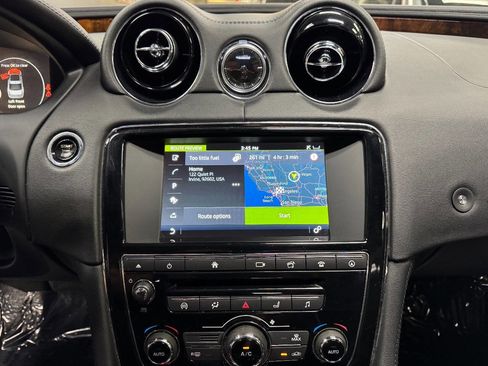 Used 2016 Jaguar XJ R-Sport image 22