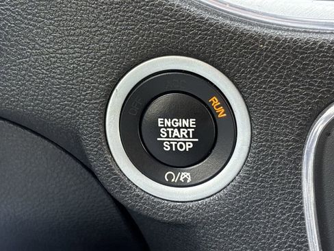 Used 2020 Dodge Charger SXT w/ Leather Interior Group image 18