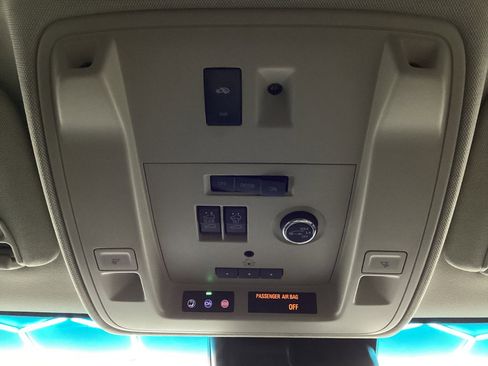 Used 2020 Cadillac Escalade Luxury image 35