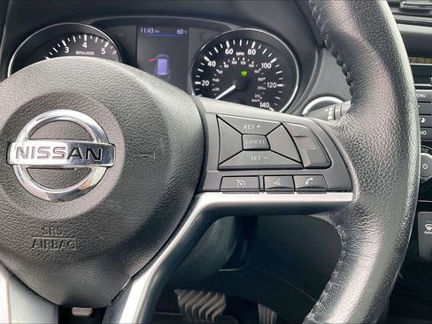 Used 2018 Nissan Rogue SV FWD image 21