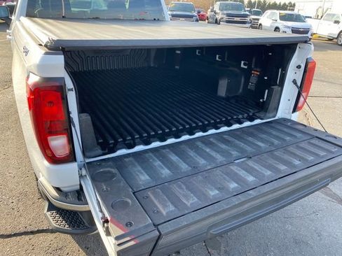 Certified 2022 GMC Sierra 1500 SLE image 19