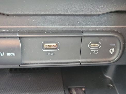 Used 2025 Kia Telluride S FWD image 28