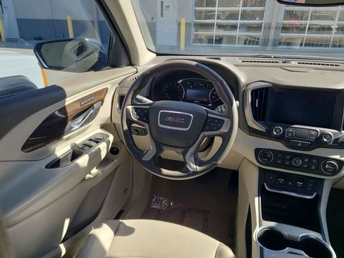 Used 2019 GMC Terrain Denali w/ Advanced Safety Package image 7