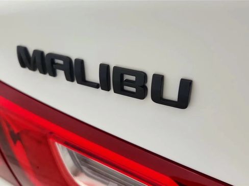 Used 2024 Chevrolet Malibu RS FWD image 17