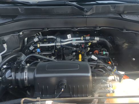 Used 2024 Ford Explorer XLT w/ Equipment Group 202A RWD image 27