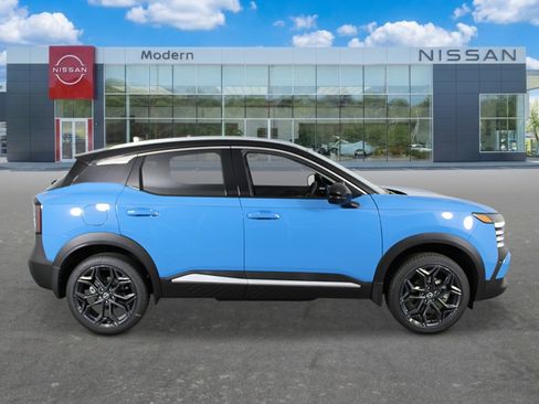 New 2026 Nissan Kicks SR FWD image 6