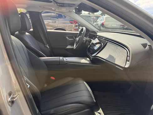 Used 2025 Mercedes-Benz E 450 4MATIC Sedan image 23