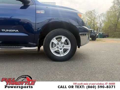 Used 2012 Toyota Tundra 4x4 CrewMax w/ SR5 Pkg image 24