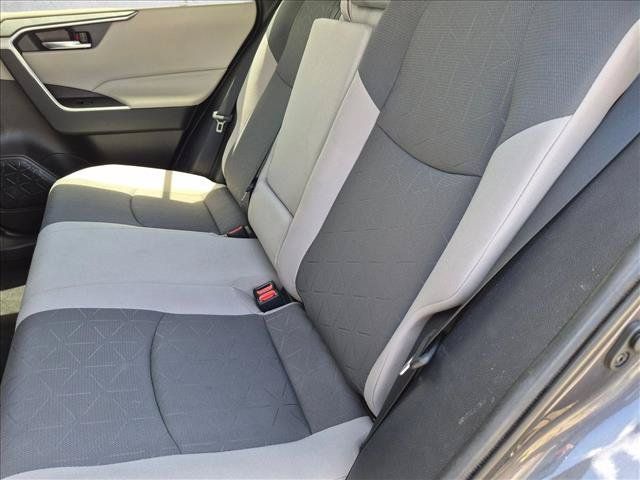 Used 2020 Toyota RAV4 XLE w/ Convenience Package AWD/4WD image 16