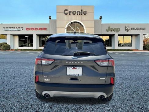 Used 2020 Ford Escape SE FWD image 4