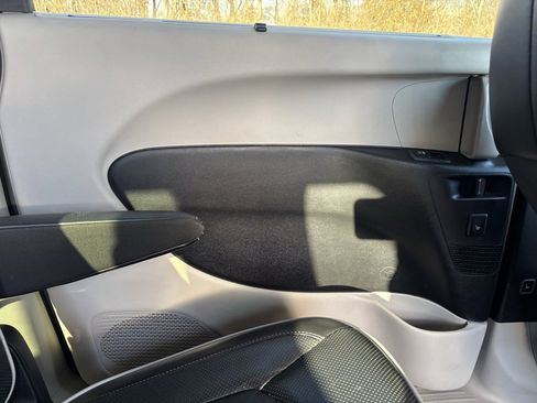 Used 2022 Chrysler Pacifica Limited image 25