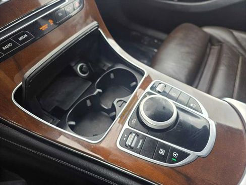 Used 2018 Mercedes-Benz GLC 300 4MATIC image 32