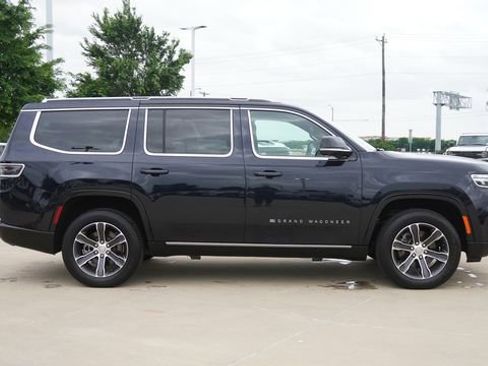 Used 2023 Jeep Grand Wagoneer 4WD image 10