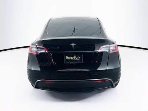 Used 2024 Tesla Model Y Long Range RWD image 7