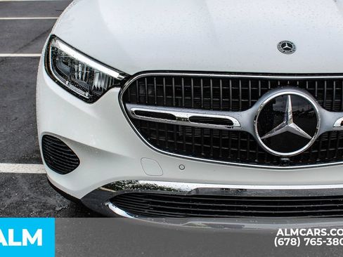 Used 2025 Mercedes-Benz GLC 350e 4MATIC image 11
