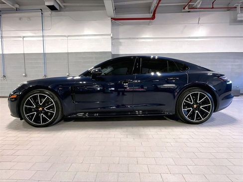 Used 2018 Porsche Panamera 4S image 2