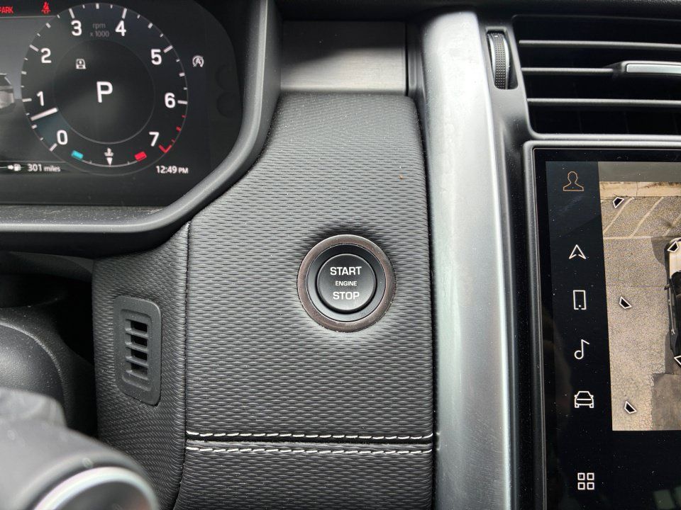 Certified 2025 Land Rover Discovery Dynamic SE AWD/4WD image 20