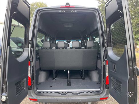 Used 2024 Mercedes-Benz Sprinter 2500 image 19
