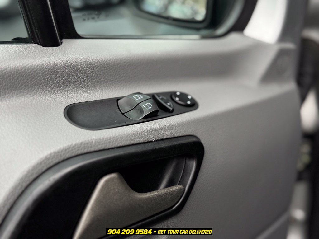 Used 2011 Mercedes-Benz Sprinter 2500 image 11
