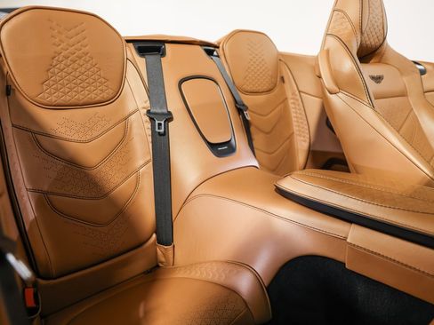 Used 2021 Aston Martin DBS Superleggera Volante image 27