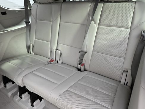 Used 2022 Cadillac Escalade Sport Platinum w/ LPO, Floor Liner Package AWD/4WD image 22